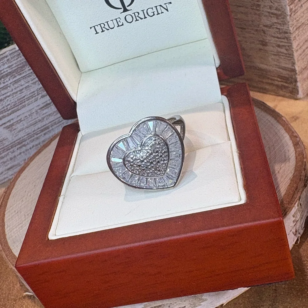 Silvertone Heart Ring 🩶
